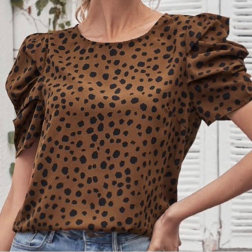 Boutique Animal Print Gathered Puff Sleeve Top Blouse Keyhole Back Button